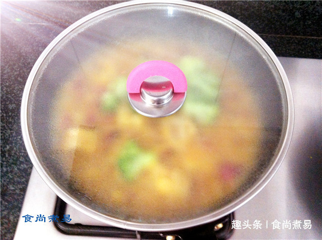 此菜女性最爱,香辣开胃,满满的胶原蛋白,减少鱼尾纹,显年轻