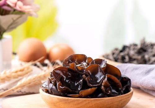 只要＂5＂分钟，快速泡发黑木耳，省时又省力