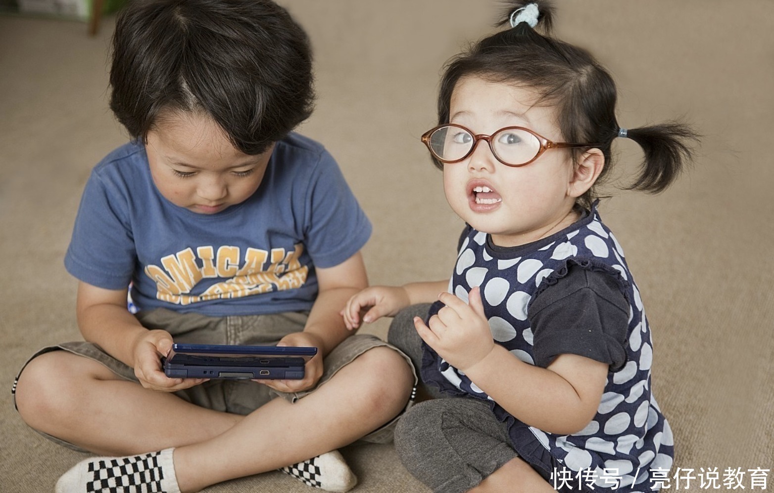 父母|有两个哥哥宠是一种什么体验?小萌娃的两个哥哥,太让人羡慕了