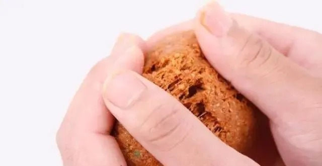 秋天钓鱼用饵料,只要能领悟这3条精髓,钓到的鱼一条比一条大!