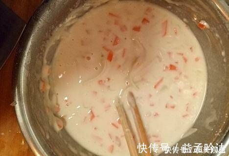 酥脆|土豆丝鸡蛋饼,金黄的颜色和酥脆的味道,这是一个标准的早餐