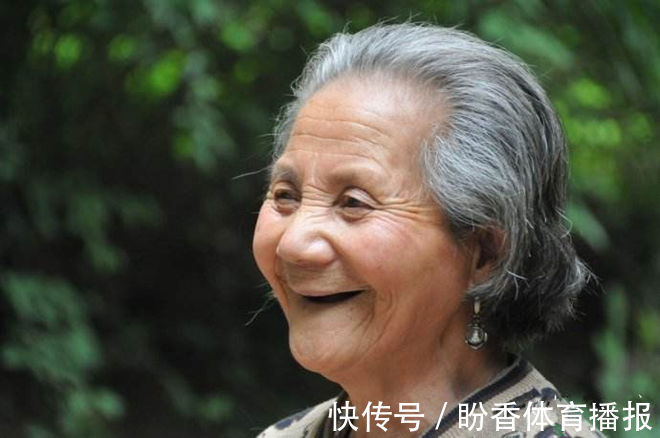 南瓜子|60岁大姐患癌十几年，身体竟一天比一天好，这3种食物可帮了大忙