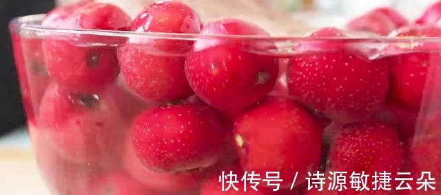 教你在家自制冰糖葫芦,配方正宗,做法简单,满满的童年回忆!