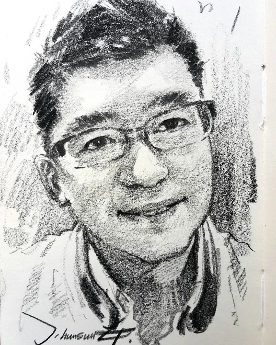 小孩童$画皮画骨难画魂,他用木炭条把肖像画活了