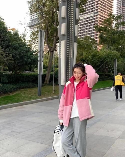 版型|羊羔毛外套来袭，保暖还好看，运动风让你更显年轻！