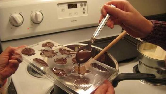 吃了这么多年巧克力,才明白上面的凹槽有什么用,原来一直误会了