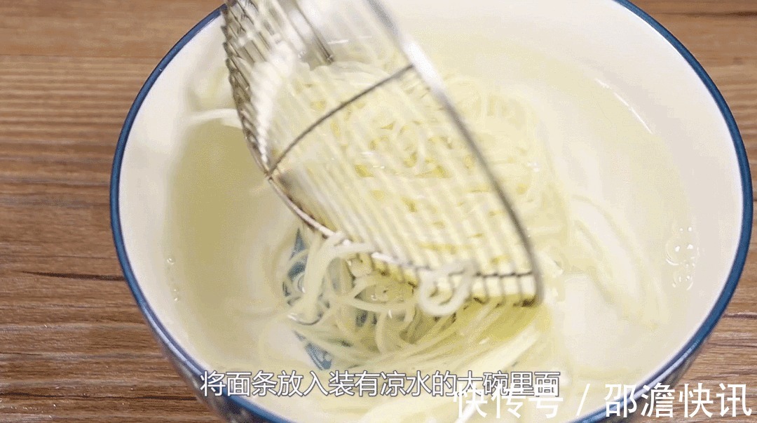 宝宝|宝宝爱吃的面条做法,孩子抢着吃长高个,出锅秒光,11月辅食首选