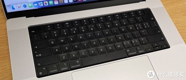 m看到子公司的前台小姐姐换新电脑后我居然眼馋了：MacBook Pro 16英寸M1 Pro 16GB+512GB款，福利真是好！