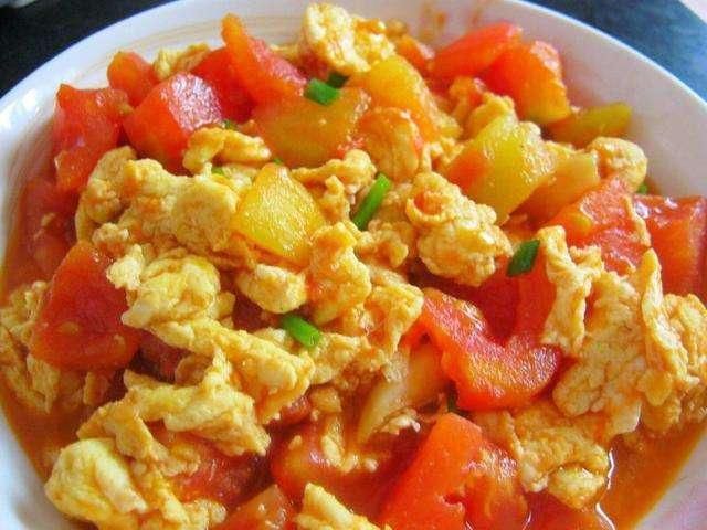 西红柿炒蛋时，鸡蛋不要直接下锅炒，多加一步，美味翻倍