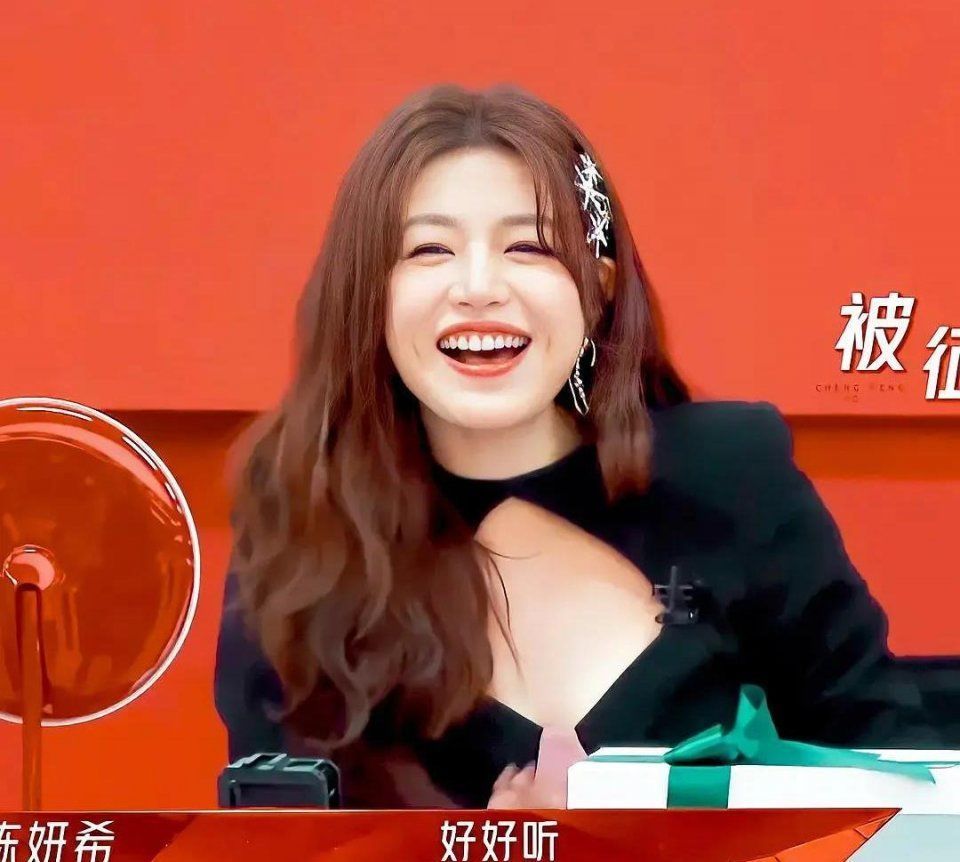 杜华 姐姐2成低配版101?容祖儿被指像吴宣仪,而她两像孪生姐妹