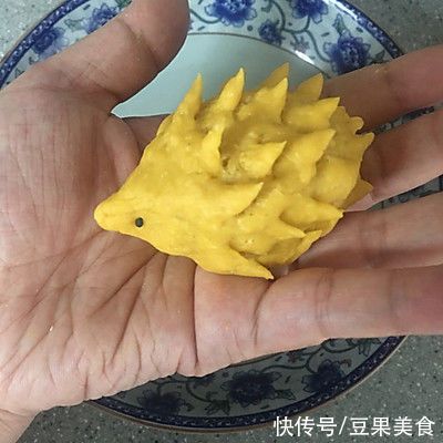 这道南瓜刺猬包太销魂,同事吃过都找我要菜谱