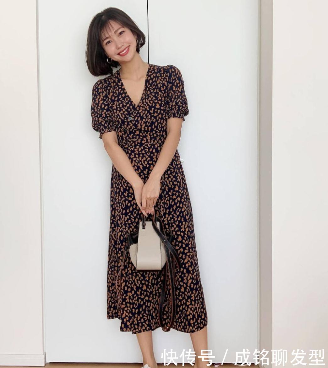 半身裙|永远都穿不腻的裙子!看看这些优雅的裙装搭配示范,时尚又减龄