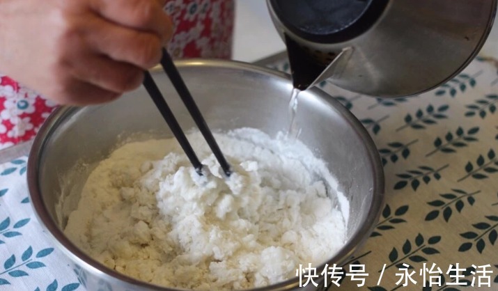 中年|女人到了中年,这菜建议多吃,蒸一蒸清香解馋,助眠安神,气色好