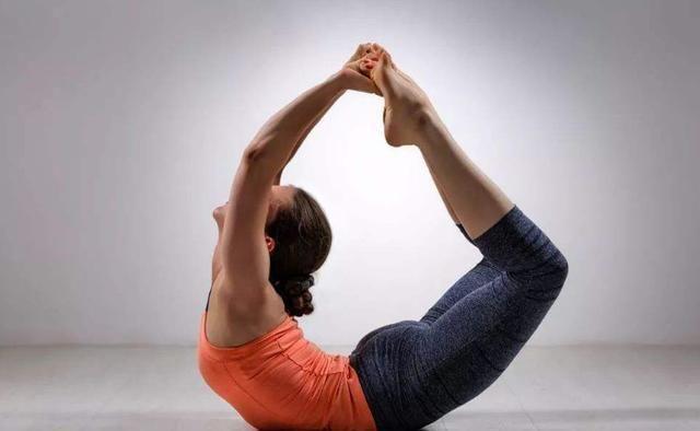 坐骨|西雅图“大妈”修炼瑜伽7年，50岁状态逆生长，身材不输少女