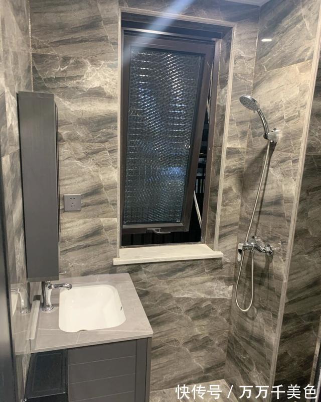 公卫空间|她家新房装修花了13万,墙面贴瓷砖耐脏又大气,太让人羡慕了