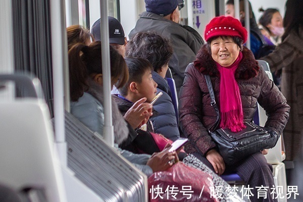 52岁的女士，感觉浑身哪都疼，如果您也有相同的困扰，请看此文