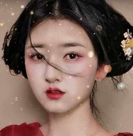 成品|阿姨粉仿妆“陈芊芊”,开始别博取关注了,看到成品这就是本人吧