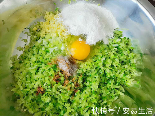 萝卜|秋后，萝卜这样吃才解馋！切一切，炸一炸，外酥里嫩还不油腻，香