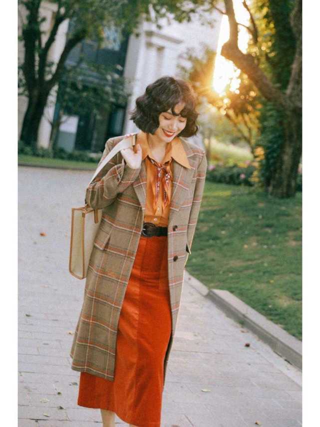 针织毛衣|秋冬的第一件大衣,搭配针织毛衣和半身裙温暖又时髦,漂亮大气!