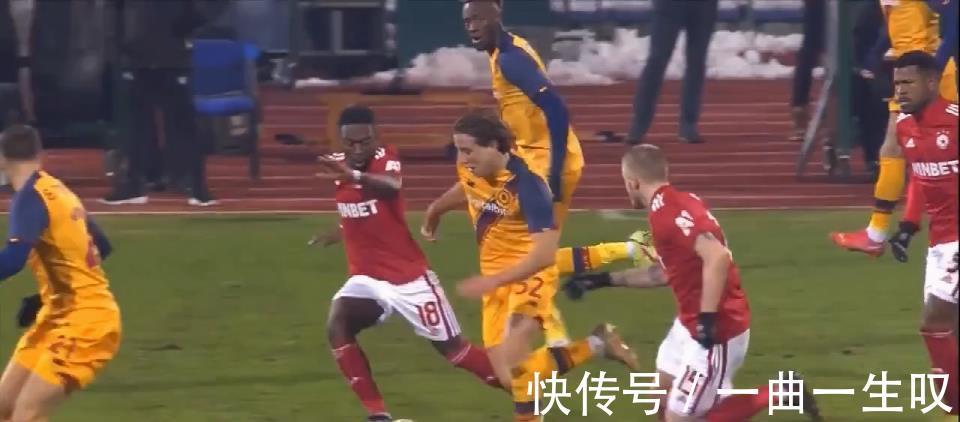 博維|19歲小孩撐起穆里尼奧的天空，他下場后，羅馬差點被對手翻盤