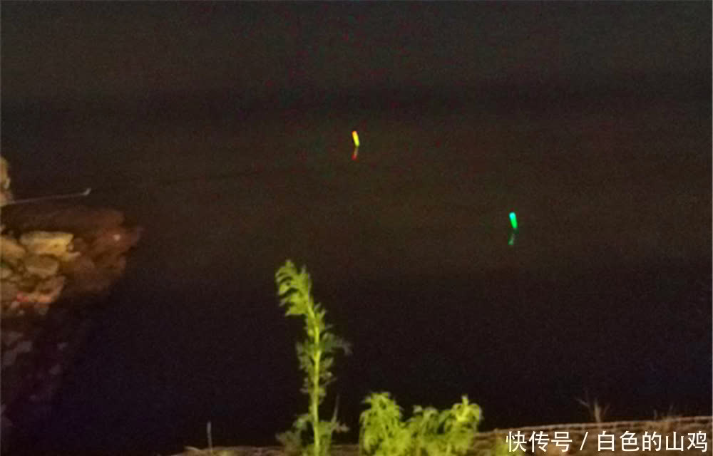 关键|夏季夜钓选漂和调漂经验,选漂、调漂只是基础,抓准漂相才是关键