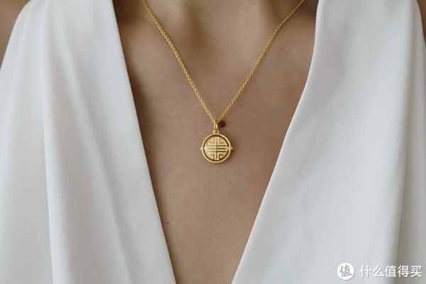 指南|“金”诚所至，那些既保值、增值又有设计感的金饰七夕送礼指南