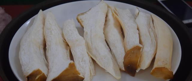 扫光|杏鲍菇别炒着吃,教你新吃法,不炒不炖不做汤,上桌就扫光,香