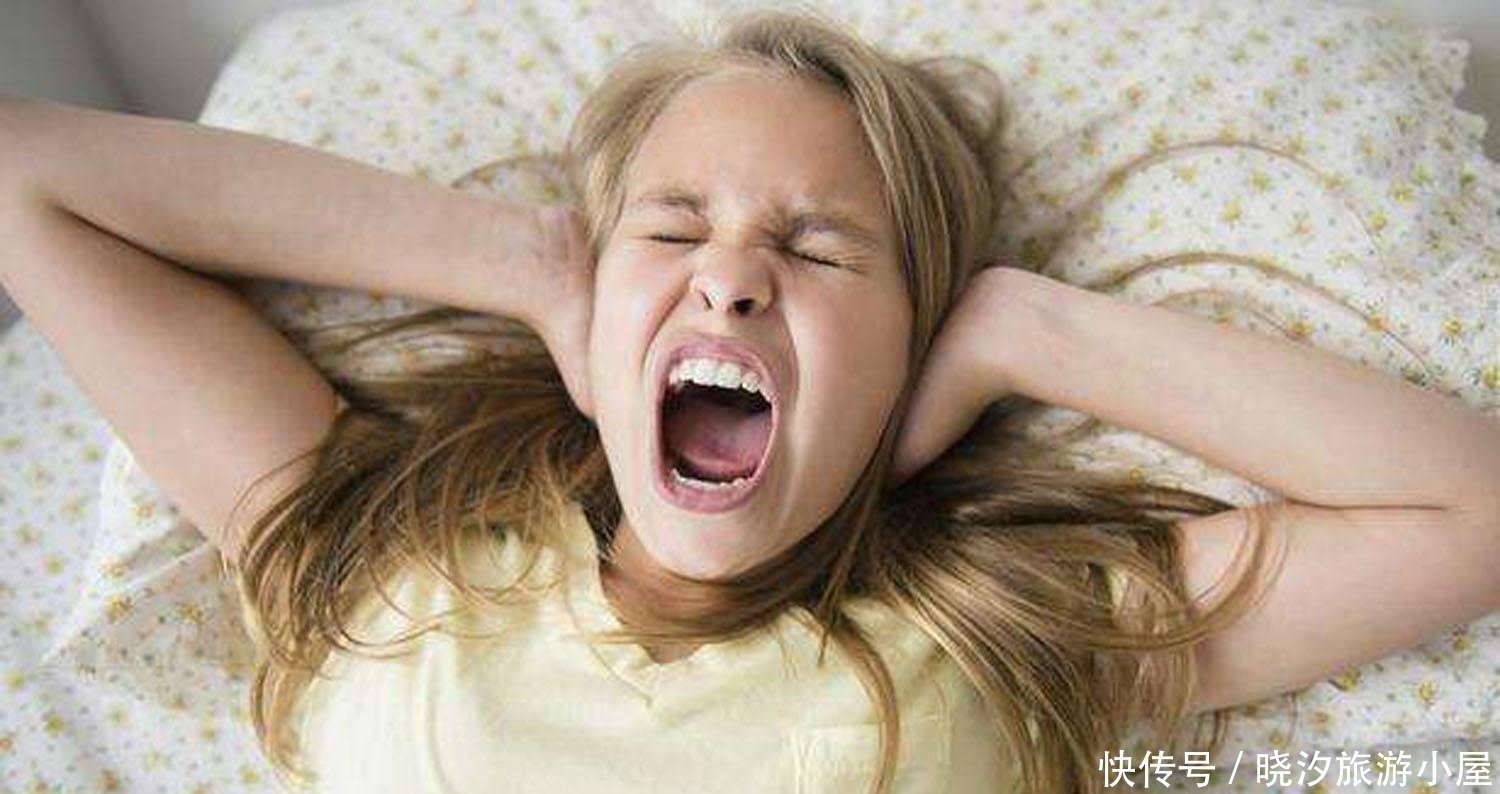 灵机|宝爸走路太快，宝宝追不上，灵机一动直接倒地引注意