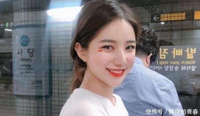 特点|敢露出“额头”的女生,90%脸上有4大特点,第三个是硬伤!