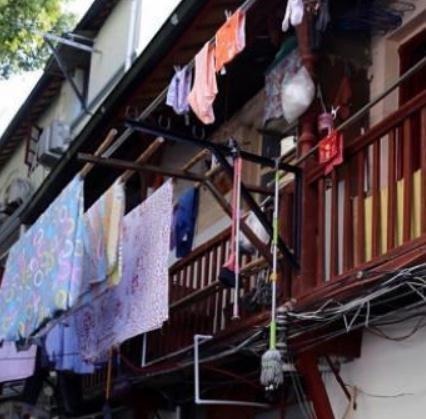 被子|去邻居家借东西,却被阳台的晾晒给迷住,这样做,美观实用还不贵