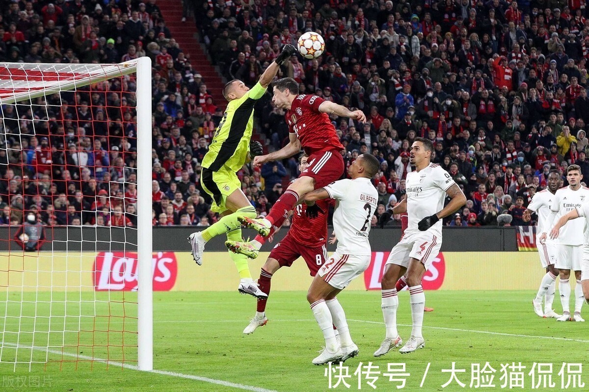 萨内|拜仁慕尼黑5-2本菲卡:勒万上演帽子戏法,拜仁晋级欧冠16强