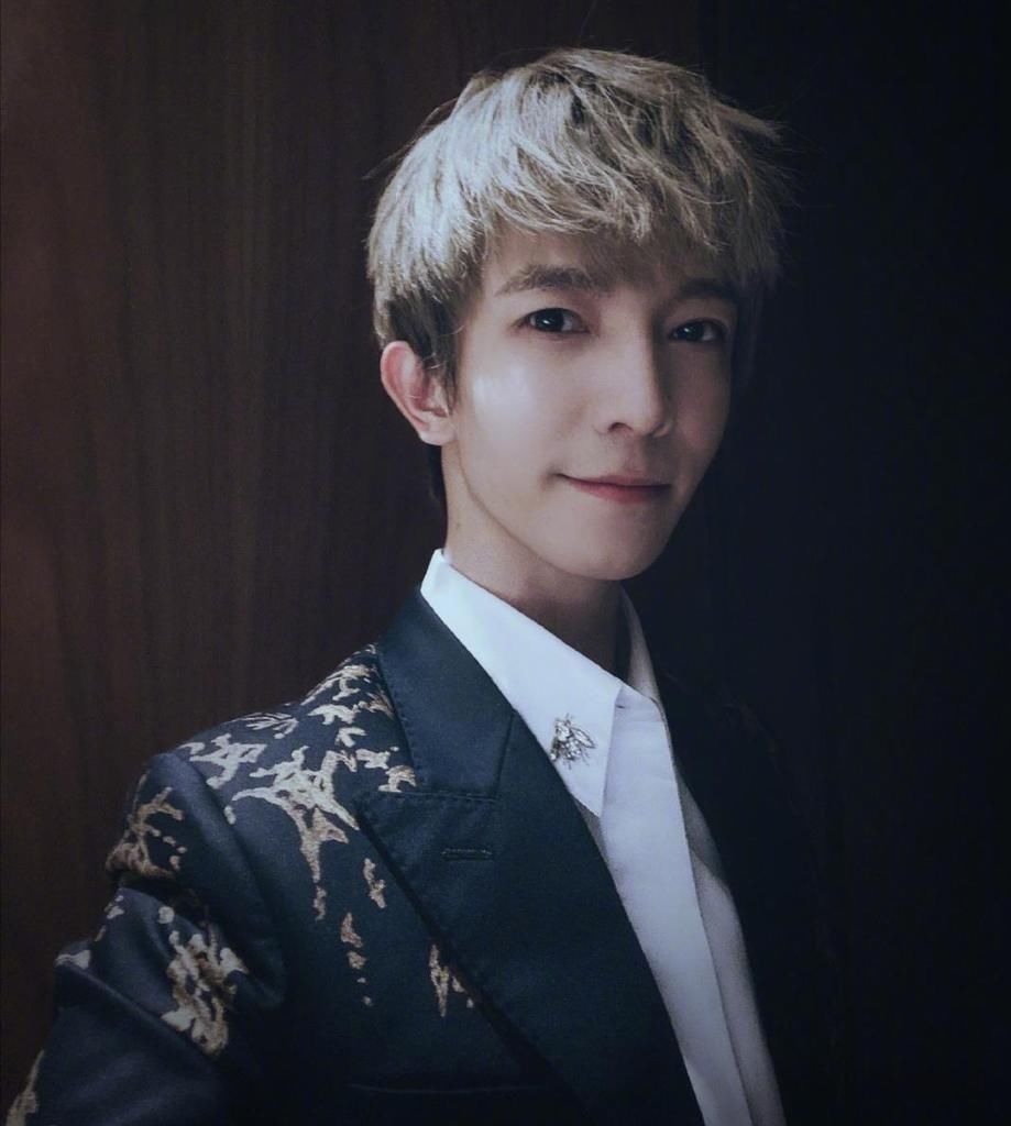 于正盗版,郭敬明抄袭,难道成功的背后都是抄袭出来的吗?