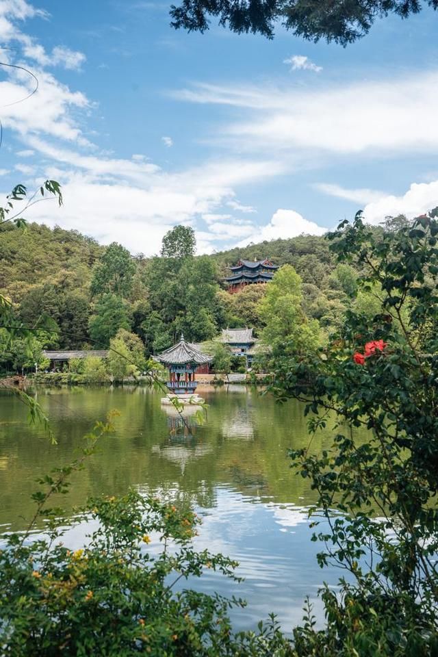 玉龙十三峰|丽江这个景区人少景色美，不收门票成为了丽江绝景