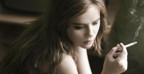  抽烟|老烟民戒烟难，抽烟时避开4个时间点，身体或许能好受一点