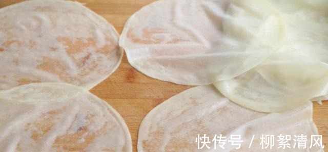 饺子皮|春饼的懒人做法,不烫面不揉面,10分钟做一摞,张张薄如蝉翼!