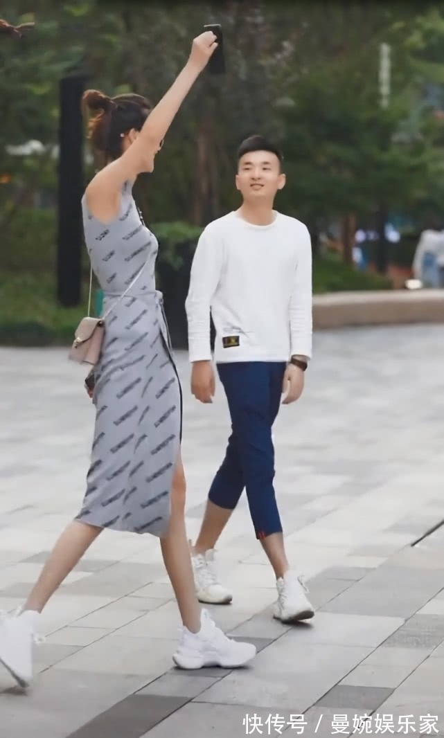 裙子|小姐姐的裙子有点意思左腿穿成1米7，右腿却像1米3，巨潮
