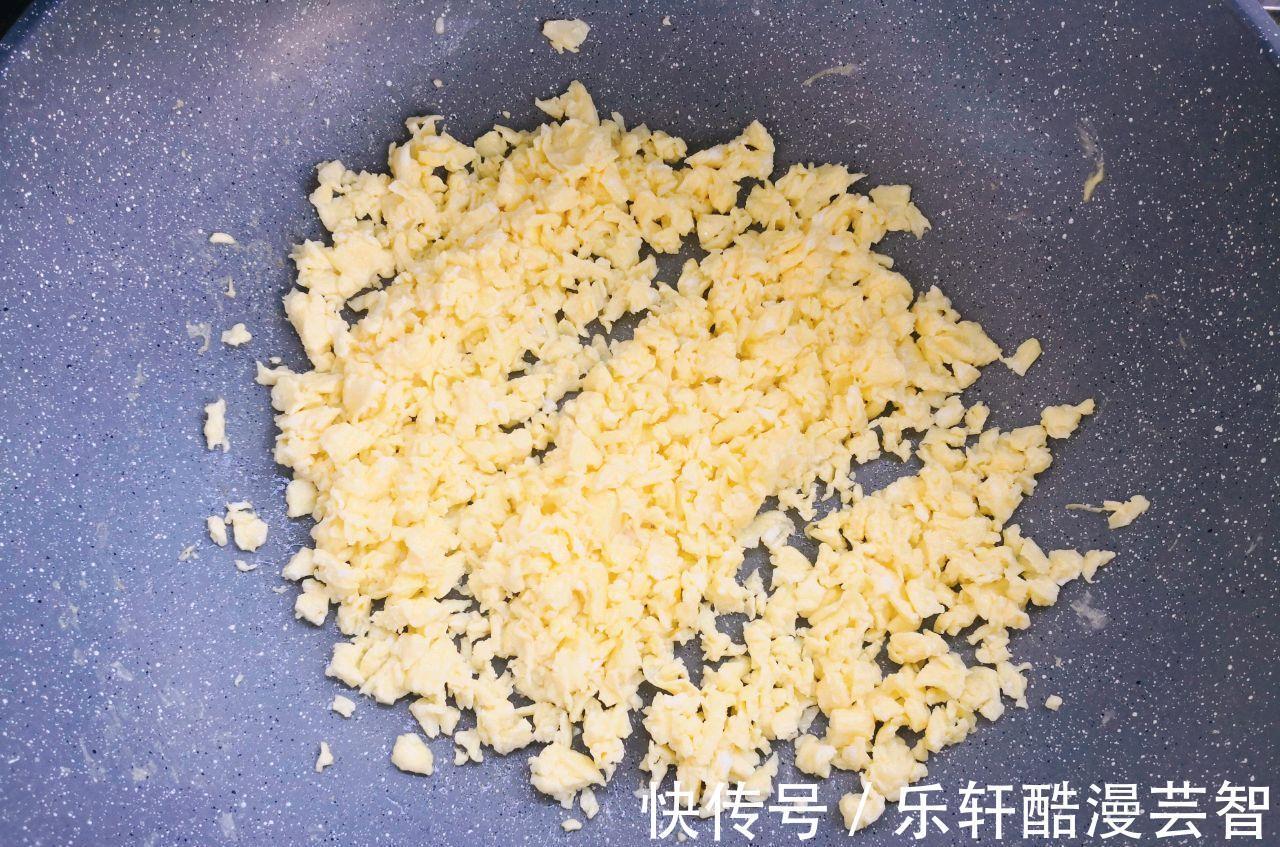 馅料|用红萝卜做饺子馅，韭菜白菜靠边站，鲜嫩多汁还好吃