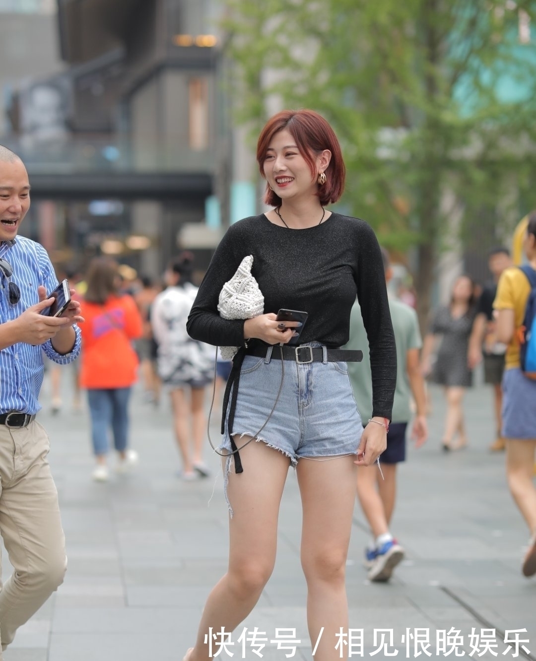 腿粗选择短裤有要求，必须有“收紧”的效果，这样的裤子才能显瘦