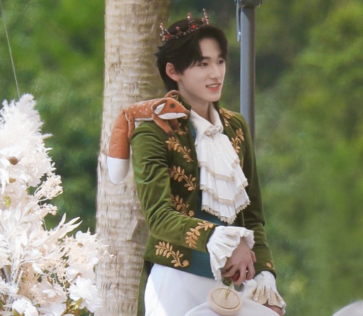 宋亚轩|宋亚轩cos小王子，刘耀文cos怪盗基德，看两人路透照收视要爆棚