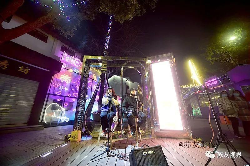 夜景|南京:琵琶街打造成以音乐为主题的步行街区 成为网红打卡点