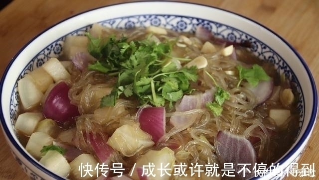 天冷了，遇到这菜别错过，2毛钱一斤，锅中炖一下，比吃肉还下饭