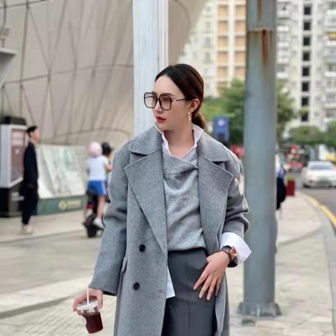 女人 真正有气质的女人,冬天穿大衣都爱这3款,时髦百搭又高级