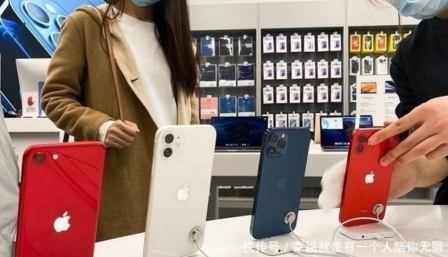 iphone12|库克开始“降维打击”，苹果iPhone12跌至新低价，“果粉”等对了