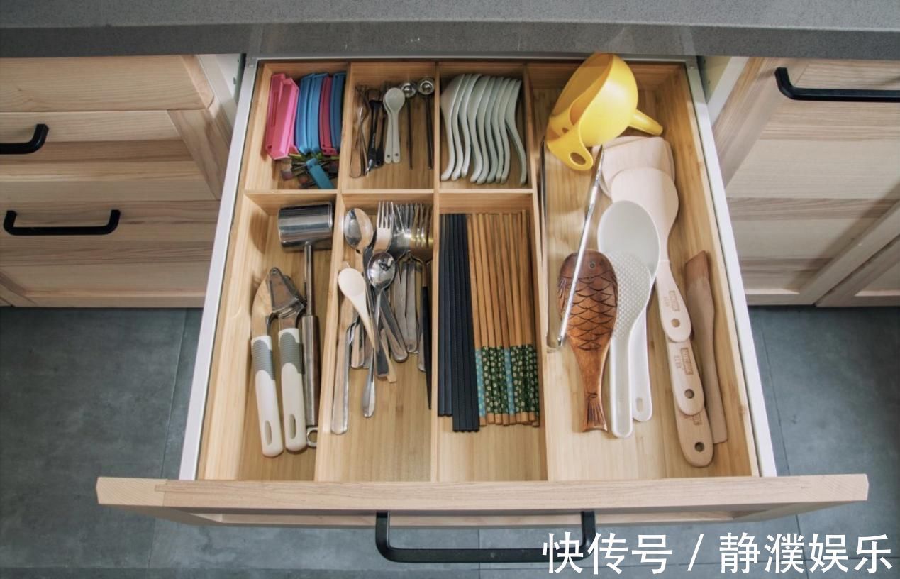 吊柜|原来不懂,厨房瓶瓶罐罐堆灶台!其实早该这样弄,干干净净又高级