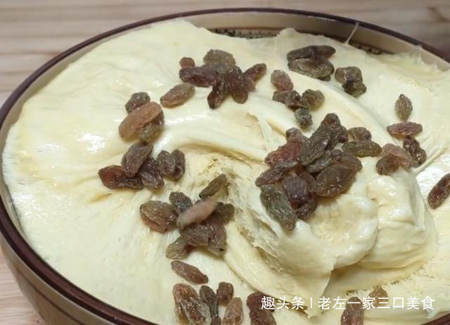 面粉里加3个鸡蛋，不用烤不用烙，比馒头简单，比包子好吃，解馋