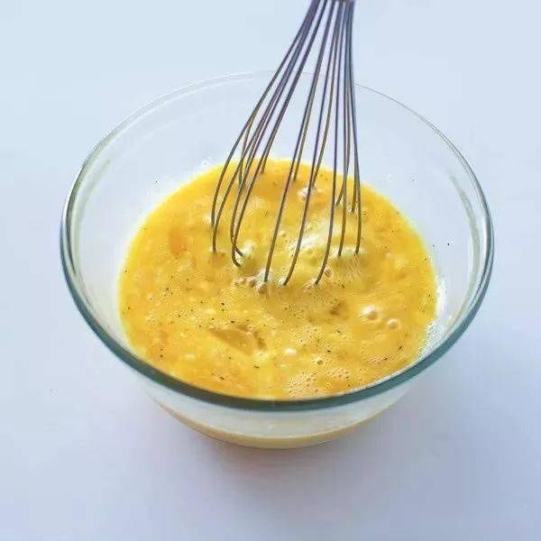 蛋炒饭到底是先炒饭还是先炒蛋？以前总做错，难怪老糊锅！