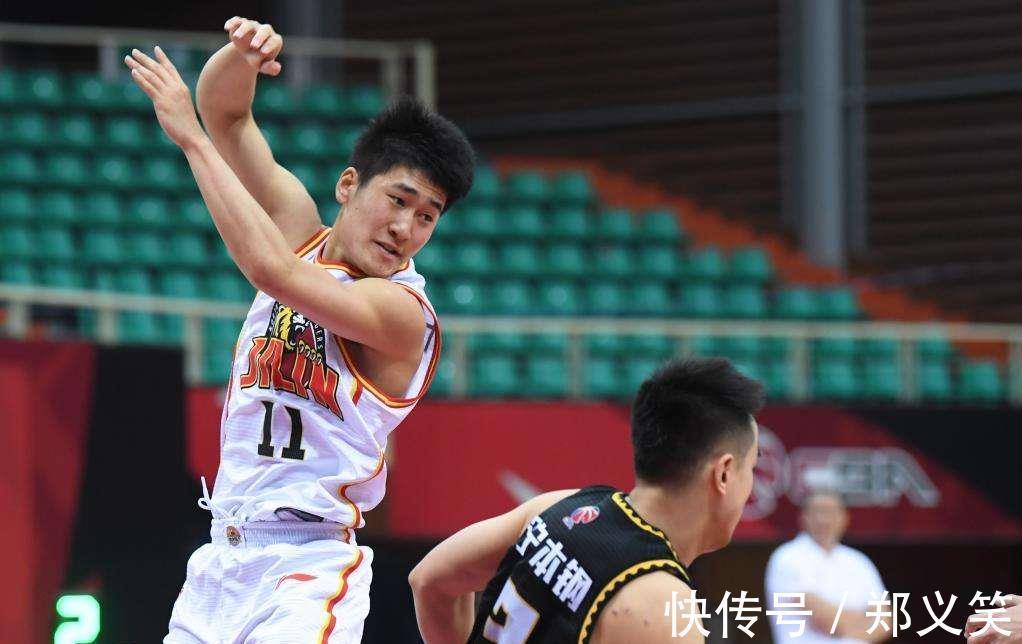 姜宇星|CBA本赛季28轮比赛,最累的五位球员,第一位场均38.5分钟