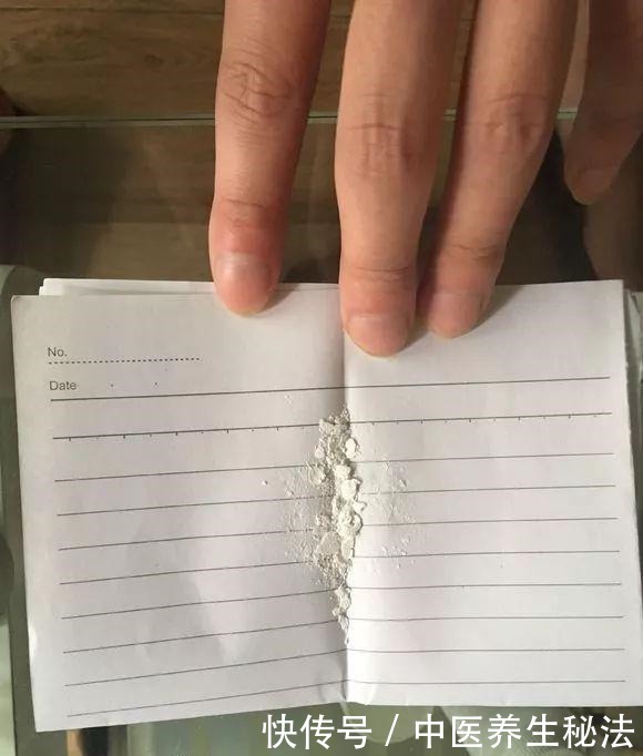 几分钱的“小药片”磨成粉,花盆浇一点,比多菌灵强,养花一级棒!