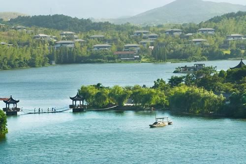 游人如织|江苏一“捞钱”景区，水库变公园，门票120，位居5A游人如织