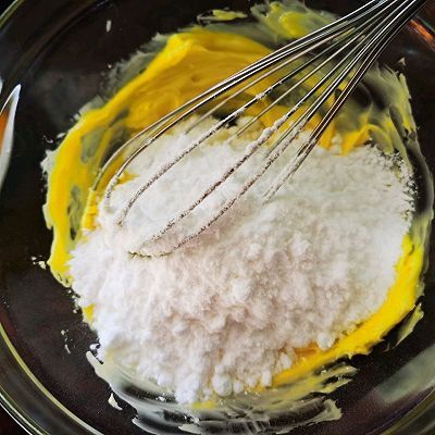 香气扑鼻|菠萝蛋黄酥